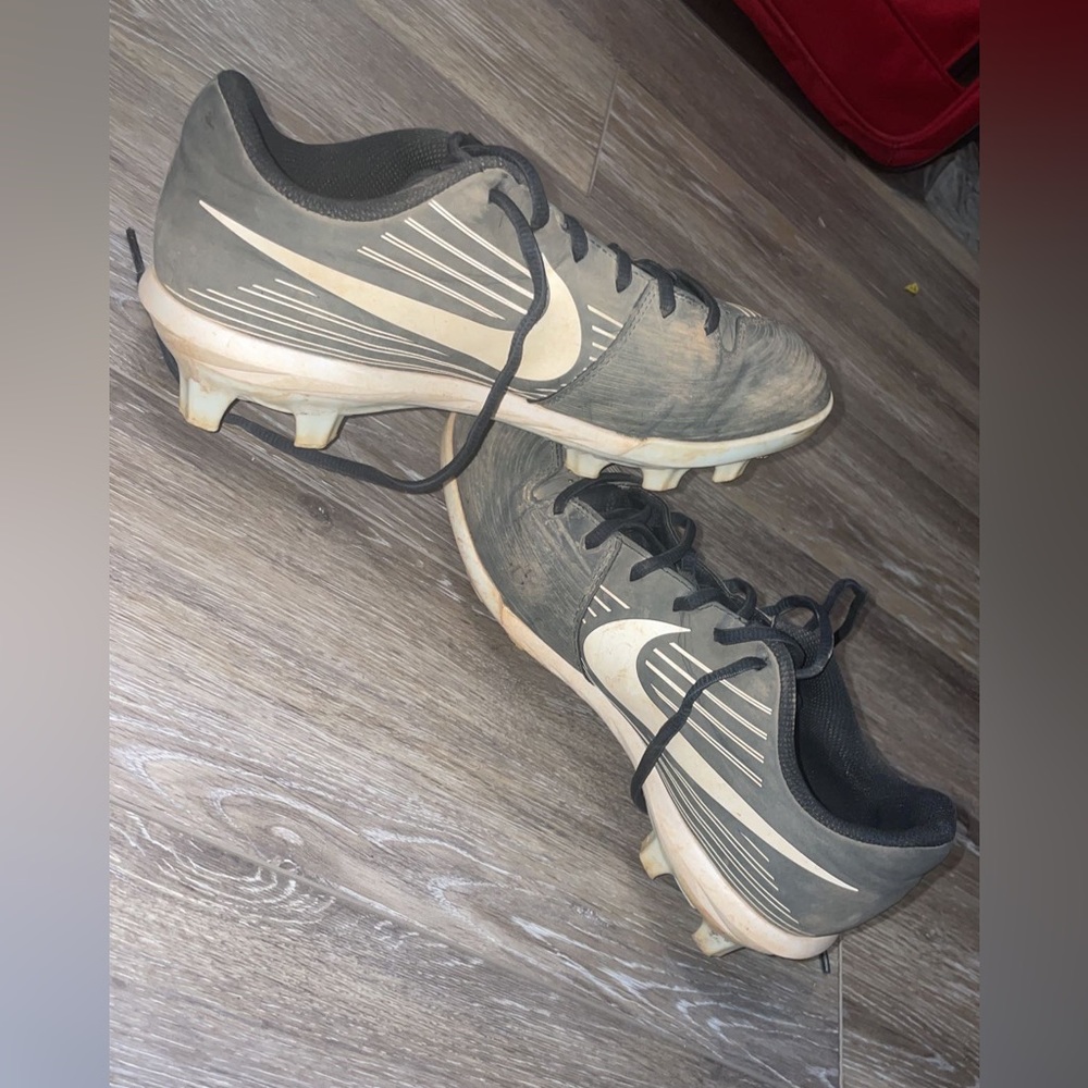 Nike Womens softball cleats